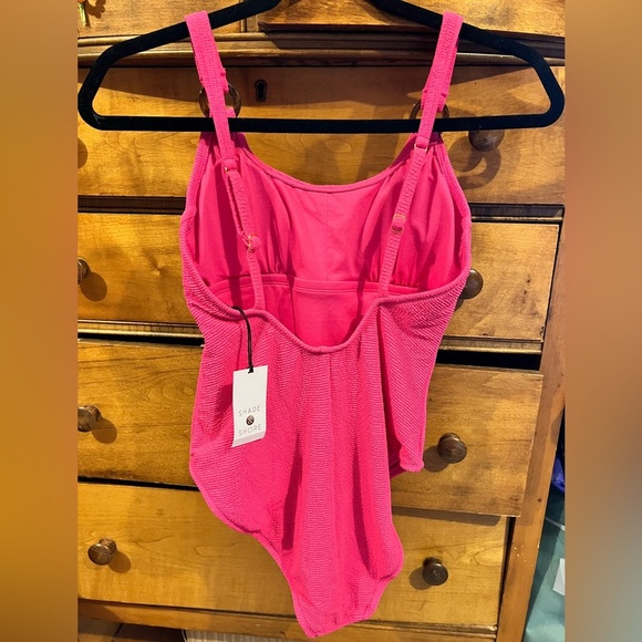Shade & Shore Women's Square Neck Pucker High Leg hot Pink Swimsuit Size SM NWT - Picture 4 of 8